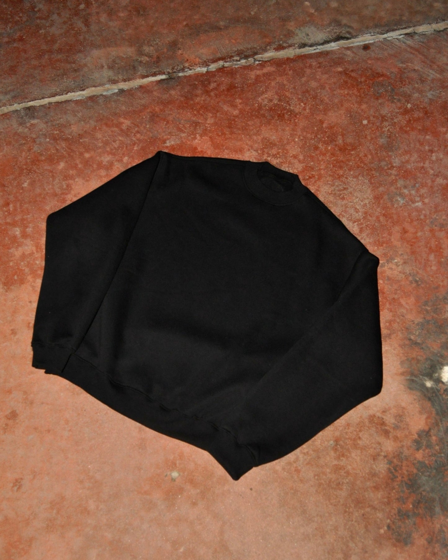 SAINT WORLD CREWNECK BLACK